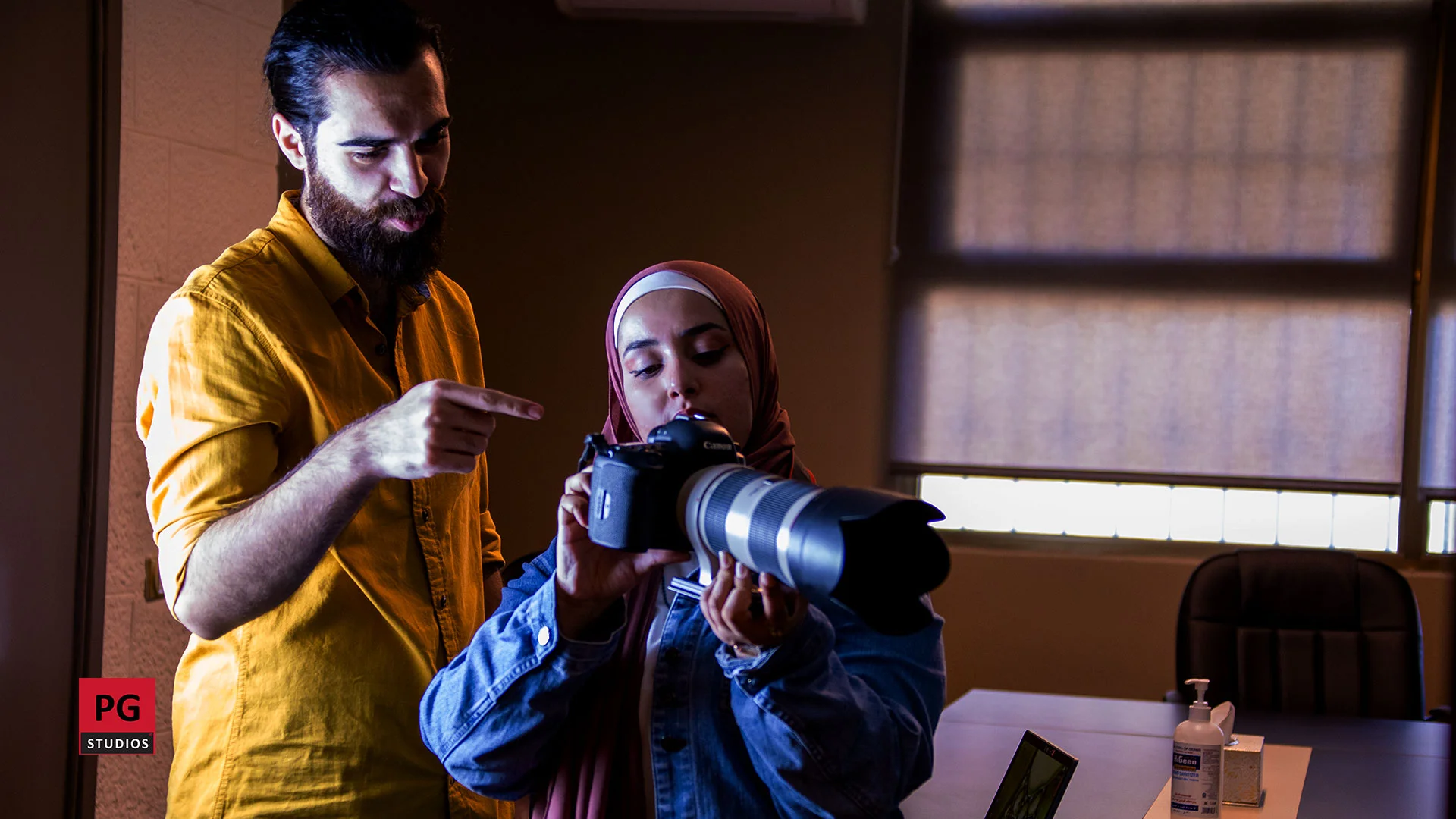 الأفكار تتحرك بين الجميع
